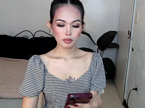 Lara_Salvatore webcam