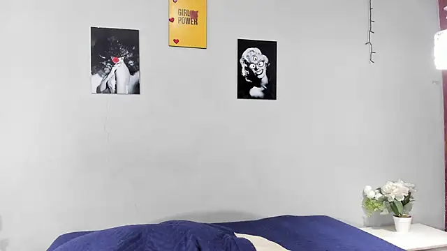 sexynova_93 - Sexynova_93's free webcam