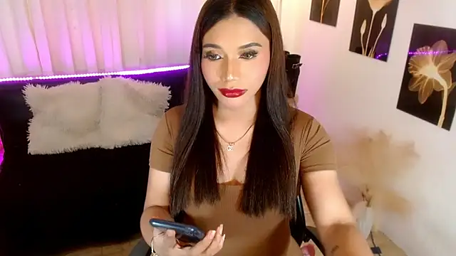 HeavenlyHugeCock webcam