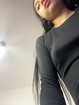 Webcam Model (SweetLatiin_)  is live.Free join now!