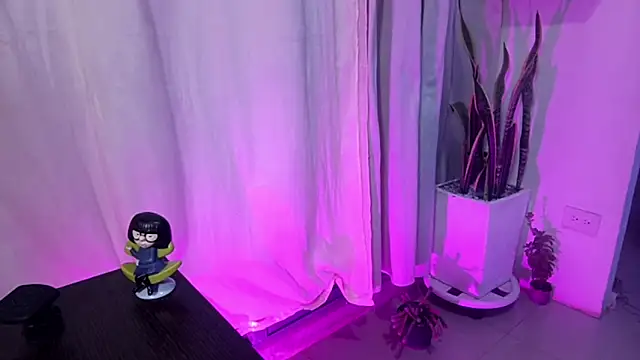 Adam_Valenciia webcam