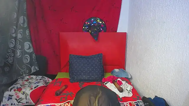 lili_sweet777 webcam