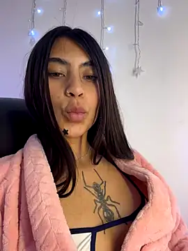 Macarenaa- webcam stripchat model stream image