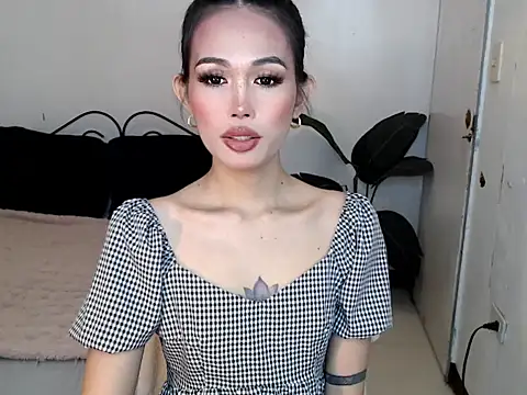 Lara_Salvatore webcam