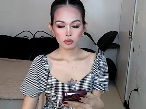 Lara_Salvatore webcam