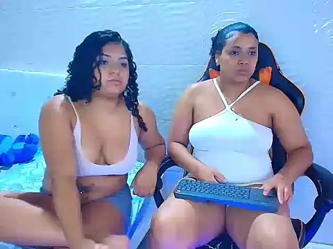 CurlyAliccia_ webcam