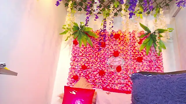 BLONDE_SEXYHOT webcam