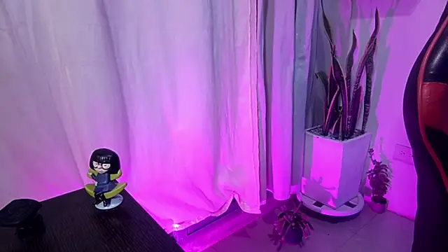 Adam_Valenciia webcam