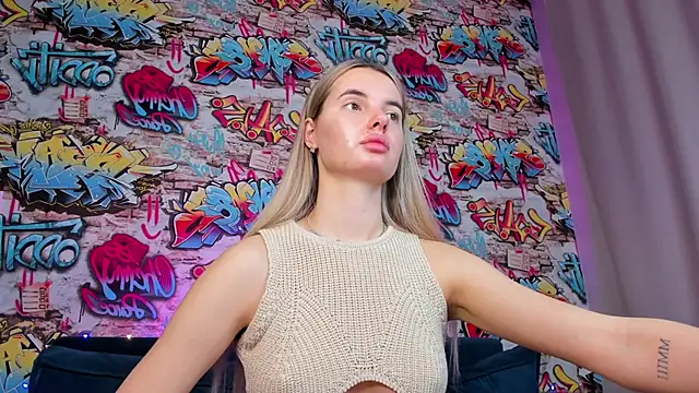 Erika_Carpenter webcam