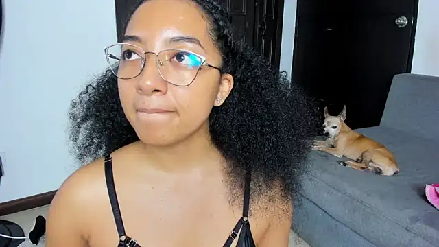 NAHOMI_MILLER webcam