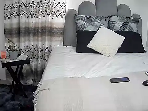 DivineEbonyGrace webcam