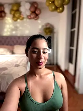 samantha_e2 - Samantha_e2's free webcam - UK Sex Cams