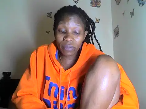 smallnaughtygirl webcam