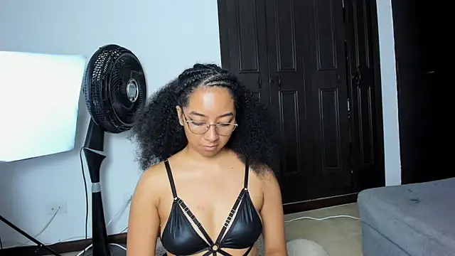 NAHOMI_MILLER webcam