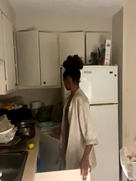 MiriamMoneyAsap webcam