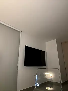 curlyierr (Ask my age) - Undress and get naked