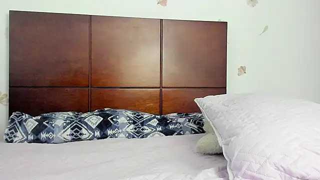 marie_pourtoii webcam