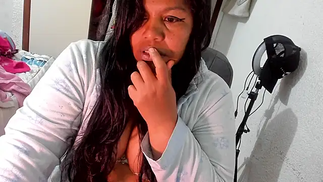ebonycamelia webcam