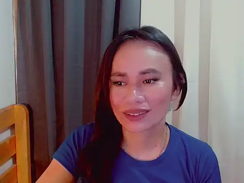 ursweet_yummy webcam