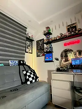 crystal_bunny7 webcam