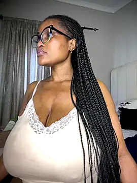 Bustygoddess32 webcam