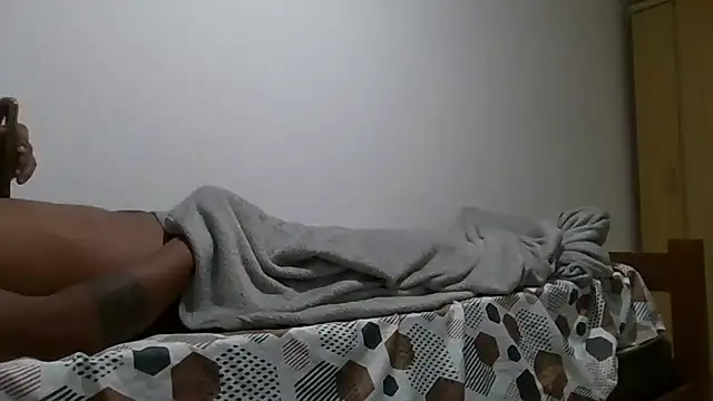 JUNINHOLEKEJR webcam