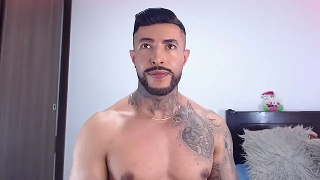 andrea_de_lucaa webcam