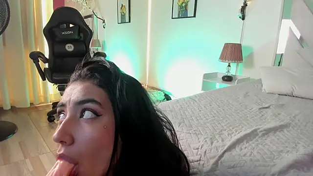 cloe_taylor__ webcam