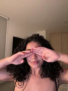 Curlyierr from StripChat is Freechat