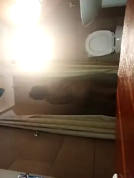 hipsdontliex95 - HipsDontLieX95's free webcam