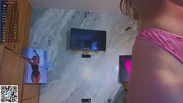 miss_bubbles_ (F young) - Wear nipples clamps!