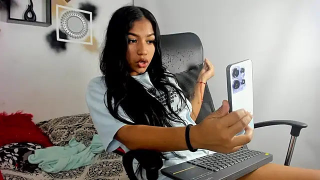 YuleimysAndAlex webcam