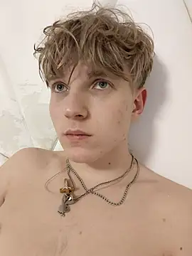 And25bn Live Webcam on Stripchat