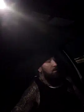 Beardedtattood webcam