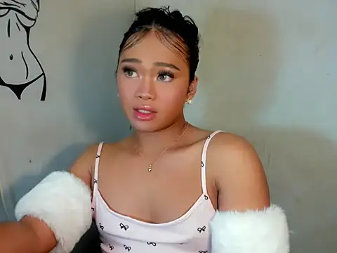 Exotic_alyssa69 webcam