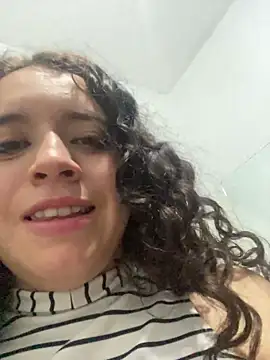 Lucy_YupiSweet webcam