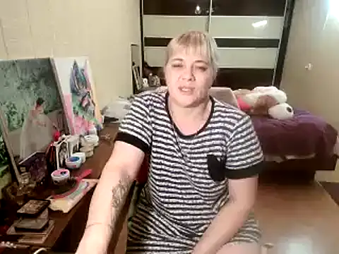 Lia_Laguna77 webcam