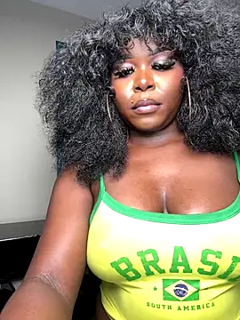 WomanNextdoor1 webcam