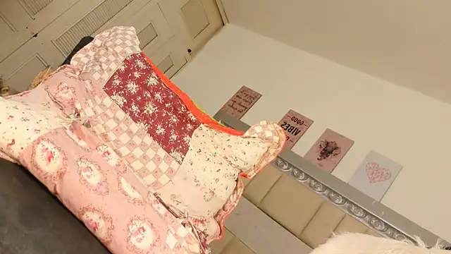 GingerDollx's live cam