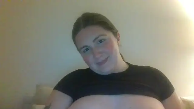 CherryJuneExperience webcam