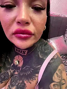 _MelinaCurves_ webcam