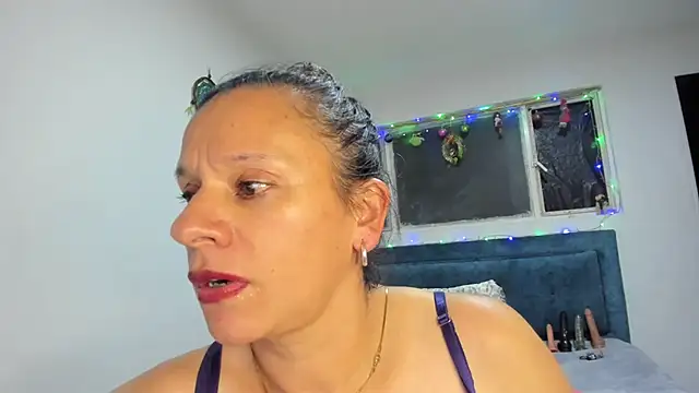 sofi_saliva2511 (F milf) - DEEPTROAT+ SALIVA FACE