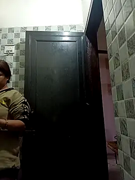 Webcam Model (Trisha_71)  is live.Free join now!