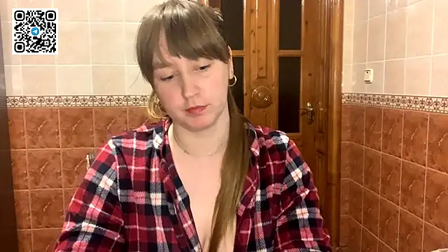 MaroonMoon_ stripchat