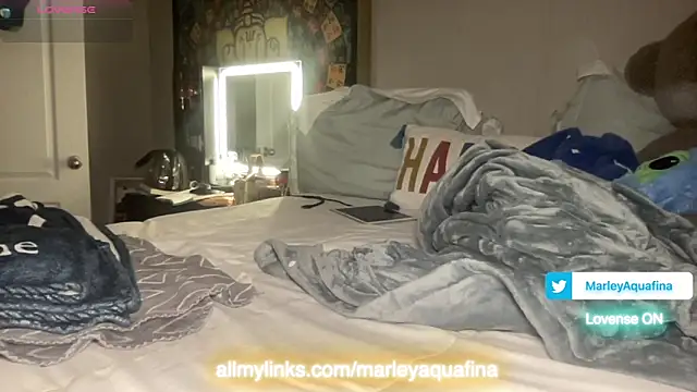 MarleyAquafina webcam