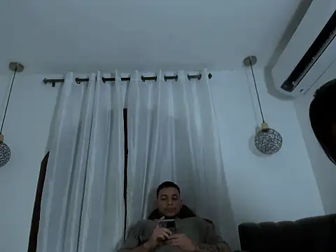 fernanda_brown18 (Ask my age) - BLACK KISS