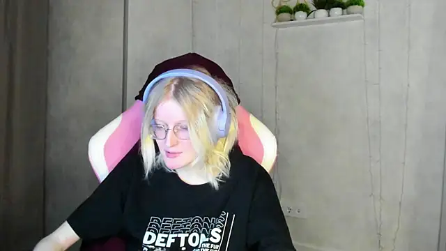 ElizabethHarpper webcam