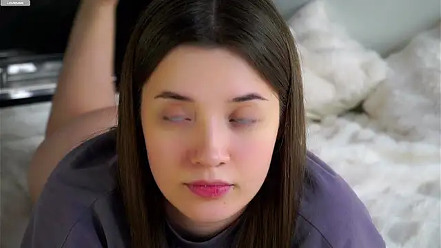 lowoncoming (F young) - seduction by winter queen ass