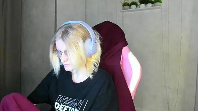 ElizabethHarpper webcam