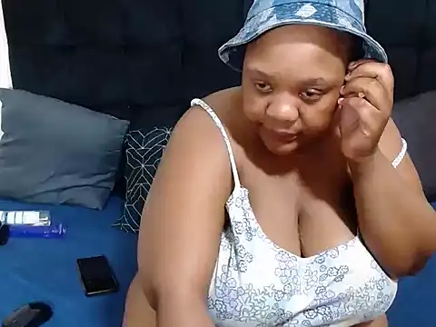 CaramelBootty webcam